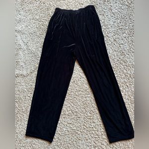 Women’s Impressions Pull On Velveteen Pants; Size M